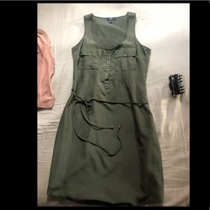 XS casual green sleeveless dress.
